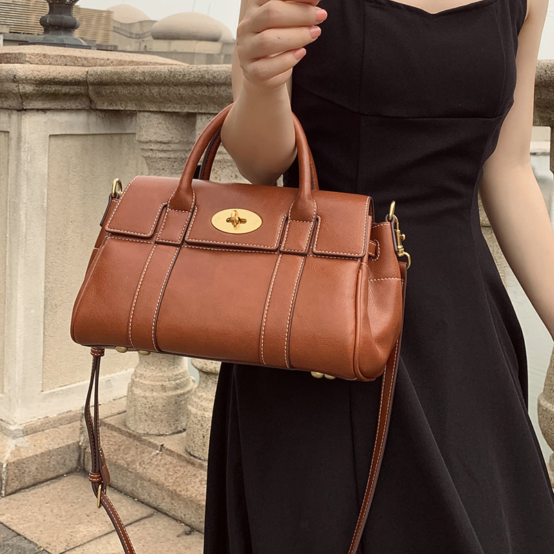 Women's Vegetable Tanned Practical Handbag Free Shipping Designer's New Versatile Texture Retro Crossbody Bag Simple Large Capacity Luxuri