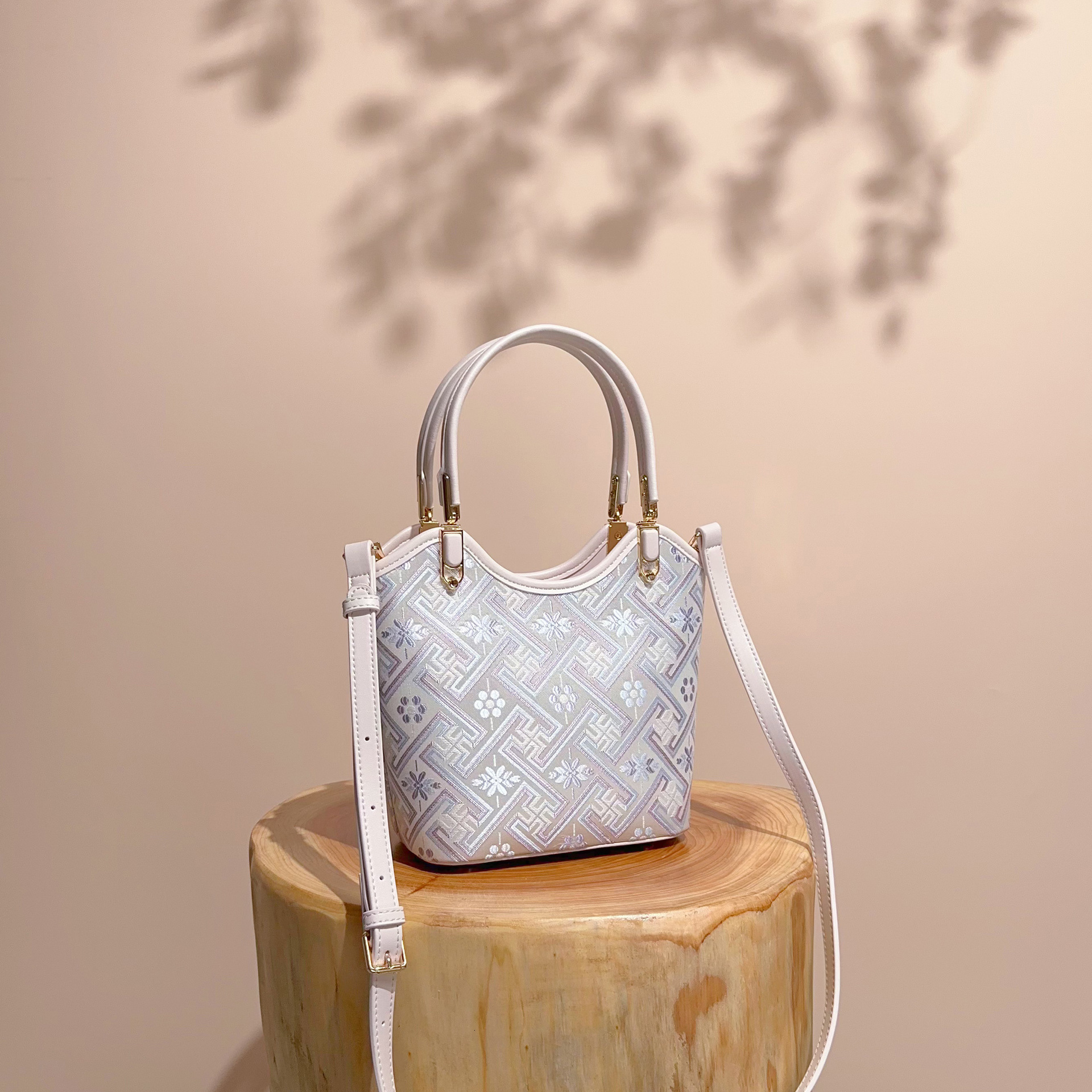 Free Shipping Designer Luxury Chinese Style Women's Bucket Handbag New High-end Curved Shoulder Crossbody Bag Casual Shopping Bag