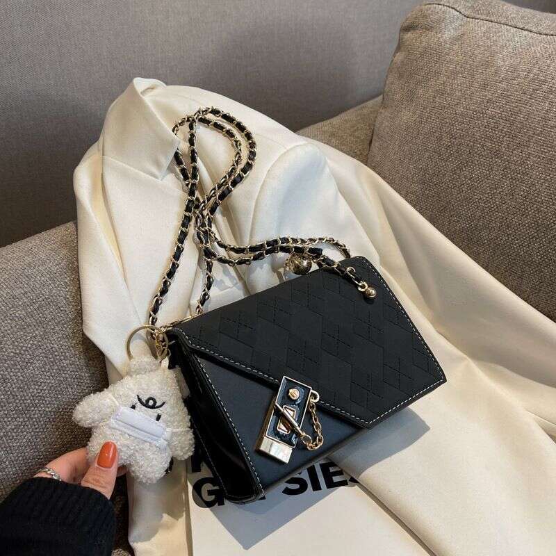 Personalized Niche Design Small Square Bag 2023 Fashion New Matte Ladies Shoulder Messenger Ladies Bag