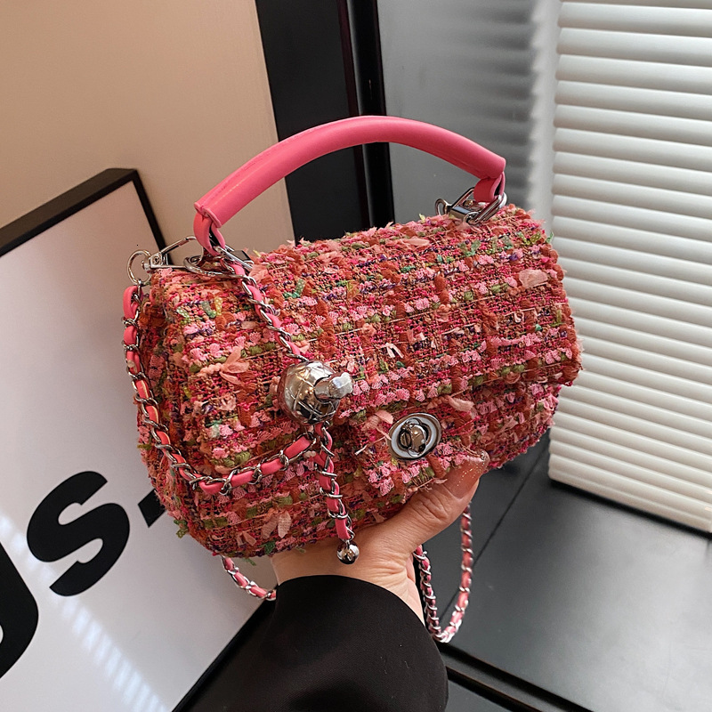 Free Shipping Designer Luxury Fashion Woolen Small Bag Women's New Winter Woven Small Square Bag Niche Design Chain Shoulder Crossbody Bag Casu
