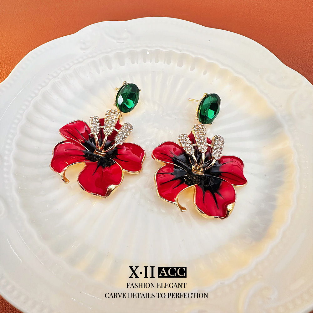 Free Shipping 2025 New Designer Jewelry Vintage Earrings French Retro Artistic Earrings Palace Style Fashion Light Luxury High-end Accessories Whole