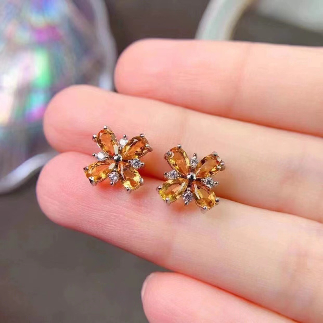 Free Shipping 2025 New Designer Jewelry Simple And Elegant Earrings Silver Setting Fashion Classic Natural Yellow Crystal Earrings Water Drop