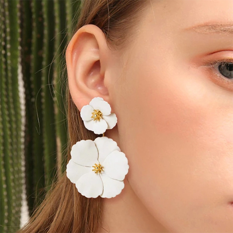 Free Shipping 2025 New Designer Jewelry Fashion Sweet Exaggerated Inlaid Dual-use Earrings European And American Bohemian Style Alloy Flower Long Dr