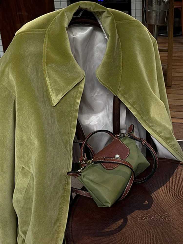 2025 Autumn Winter Chic Womens Green Suede Lapel Short Jacket with Full Sleeve Pocket Zipper Outerwear Z250804