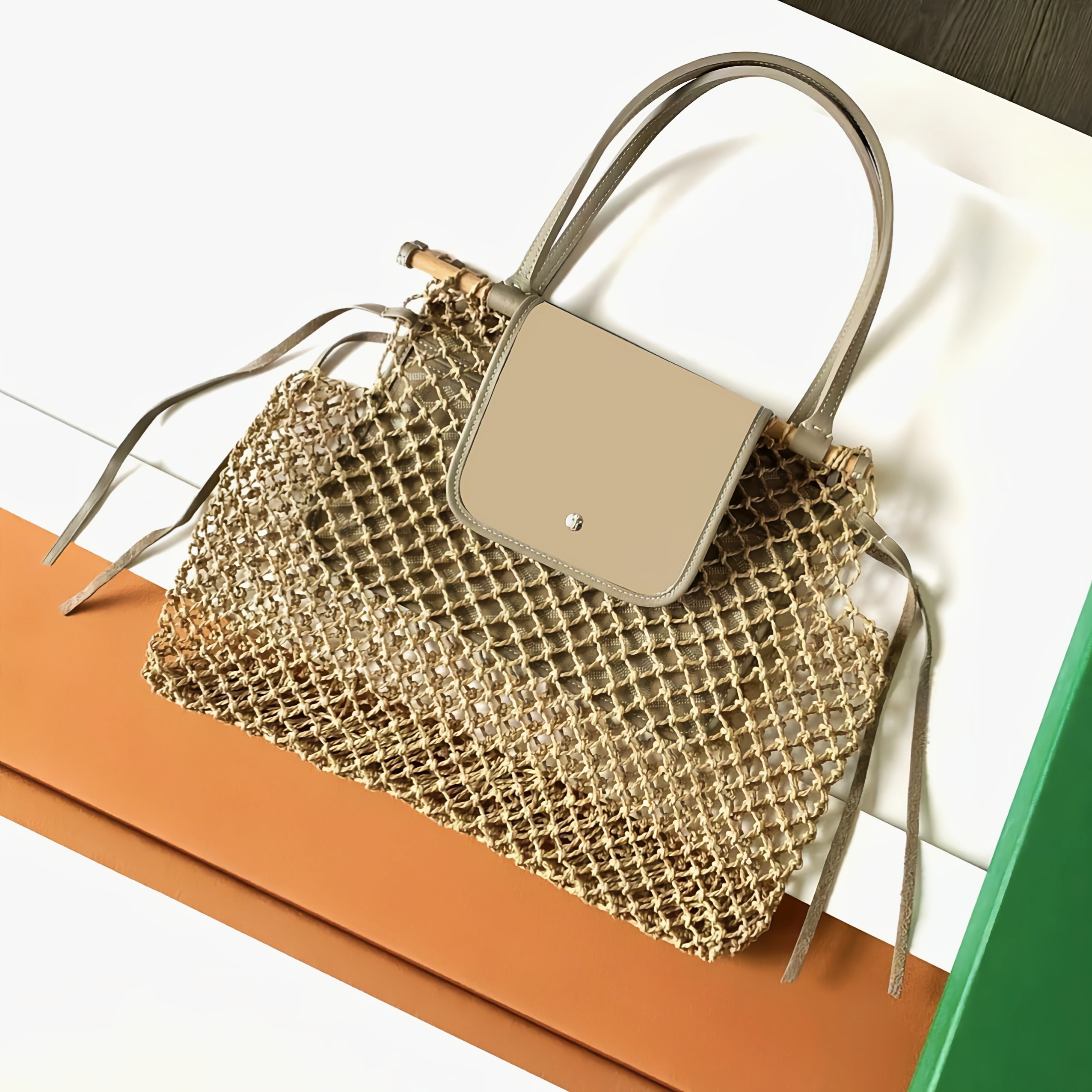 New designer luxury brand summer beach holiday bag 10A high-quality luxury brand straw bag fashion ladies hollow woven bag leather crossbody bag