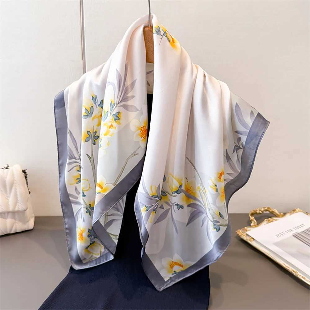 Luxury Mens Vintage Versatile Thin Satin Scarf Floral Print Hairband Spring Autumn Small Square Scarf for Tying Hair and Bags X250804
