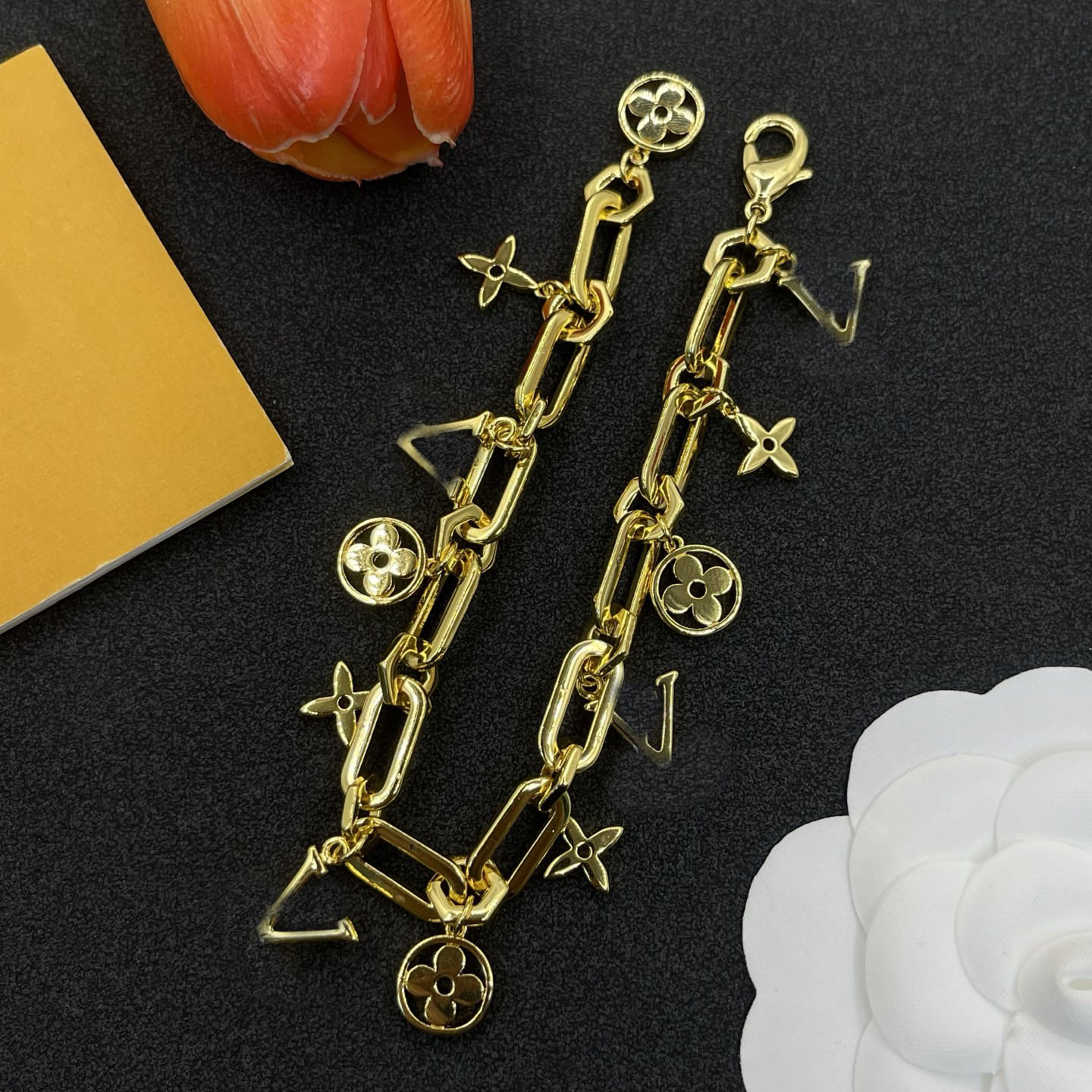 Designer Bracelet Luxury Clover Tassel Charm Bracelet Gold Silver Plated Chain Bangle For Unisex Man Women Party Wedding Fashion Jewelry Christmas G