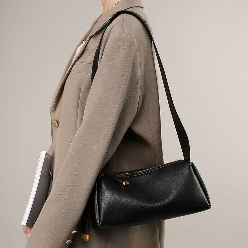 Black 2025 New Genuine High-end Feeling, French Sticky Armpit Bag, Summer Soft Leather Women's Bag