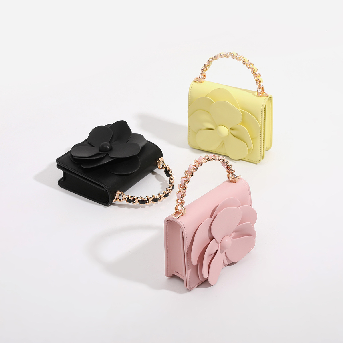 Free Shipping Designer Luxury Flower Heart Small Square Shoulder Bag New Multifunctional Key Bag Chain Handbag Commuting Crossbody Bag