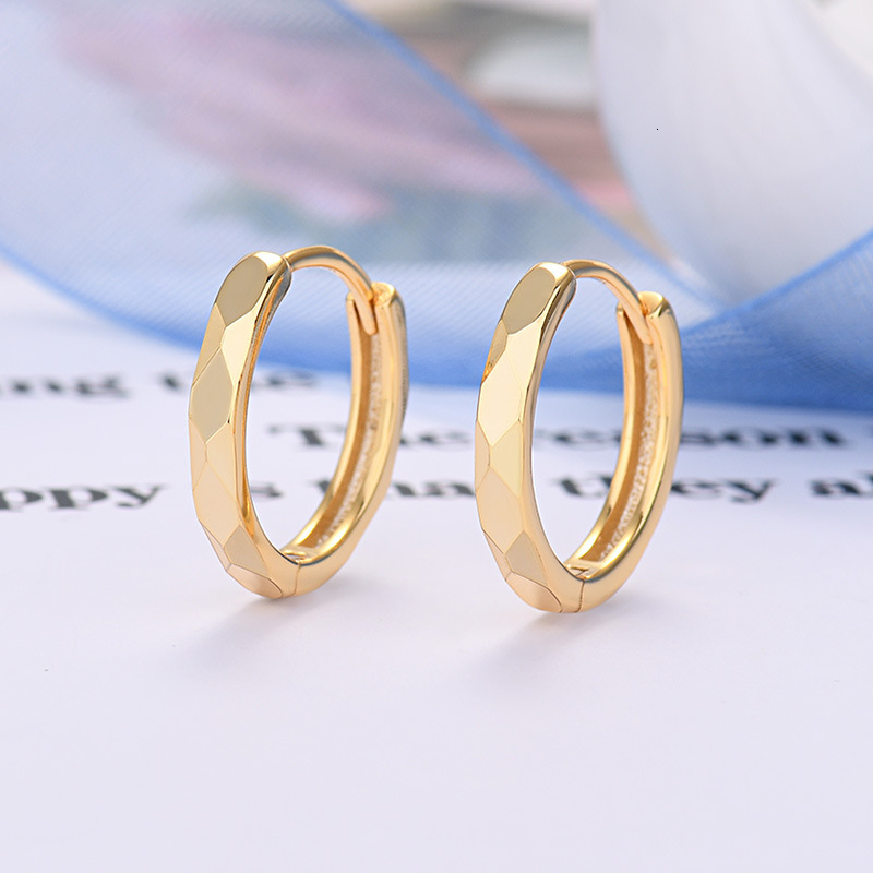 Free Shipping 2025 New Designer Jewelry Silver Ear Studs Exquisite Mirror Carved Earrings Goddess Simple And Beautiful Face Slimming Ear Clips Color