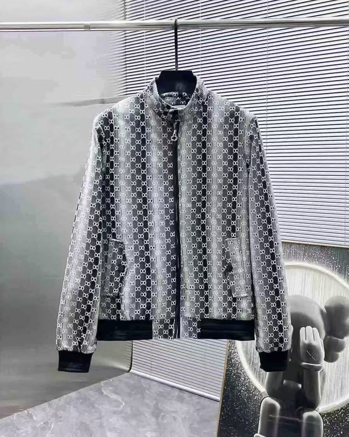2025 new designer men's jacket, men's waterproof and windproof jacket, zipper hooded jacket, sports jacket, windbreaker