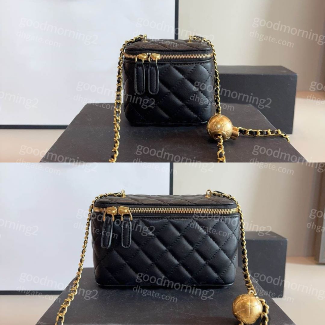 Mini Box Bag Sheepskin Gold Ball Chain Cosmetic Bags High Quality Full Leather Ladies Lipstick Bags Daily Can Be Shoulder or Crossbody Showing Ladie