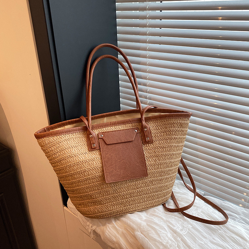 Luxury Brand Designer Bag Beach Vacation Straw Bag 2025 Spring New Large Capacity Casual Woven Bag Commuting Shoulder Tote Bag