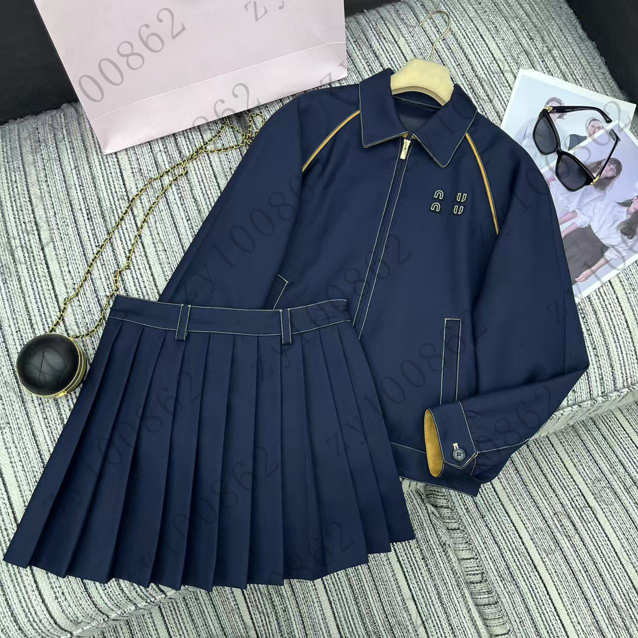 women sets brand skirts 2pcs jacket set fashion logo coat two-piece casual Pleated overskirt vacation skirts suit Aug 04 399b