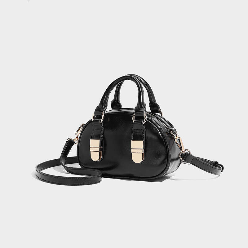 Handheld Boston for Women 2023 New Autumn Winter High-Quality Texture Niche Design Oil Wax Leather Crossbody Pillow Bag