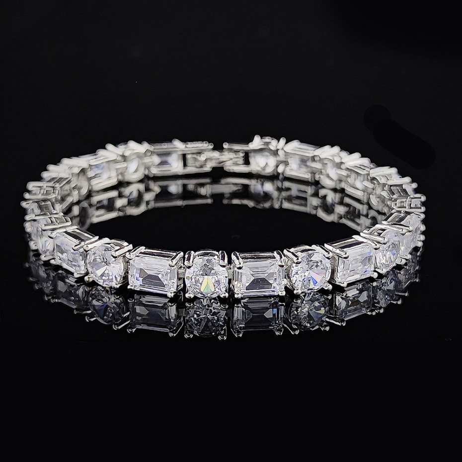 Designer Bracelets Full Diamond Zircon Inlaid Bangle Shiny Crystal Faishion Silver Plating Bracelet Women Luxury Jewelry Accessories Gift