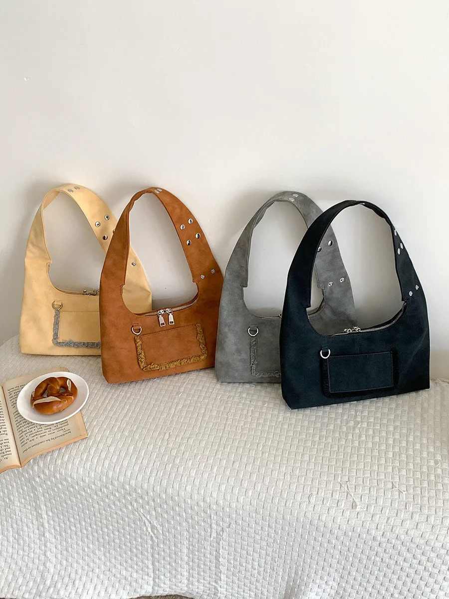 Autumn Winter Suede Shoulder Bag For Women Retro Pocket Plush Raw Edge Bag Trendy Cool High End Velvet Handbag 250801
