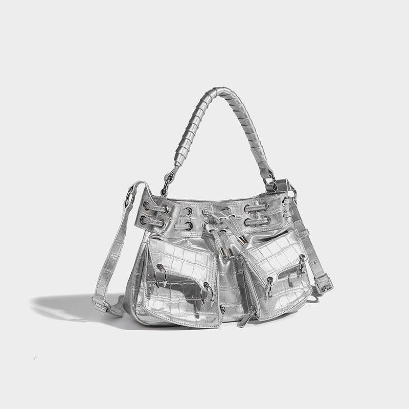 2024 Summer New Niche High-End Silver Crescent Fashion Versatile Shoulder Underarm Trendy Motorcycle Bag
