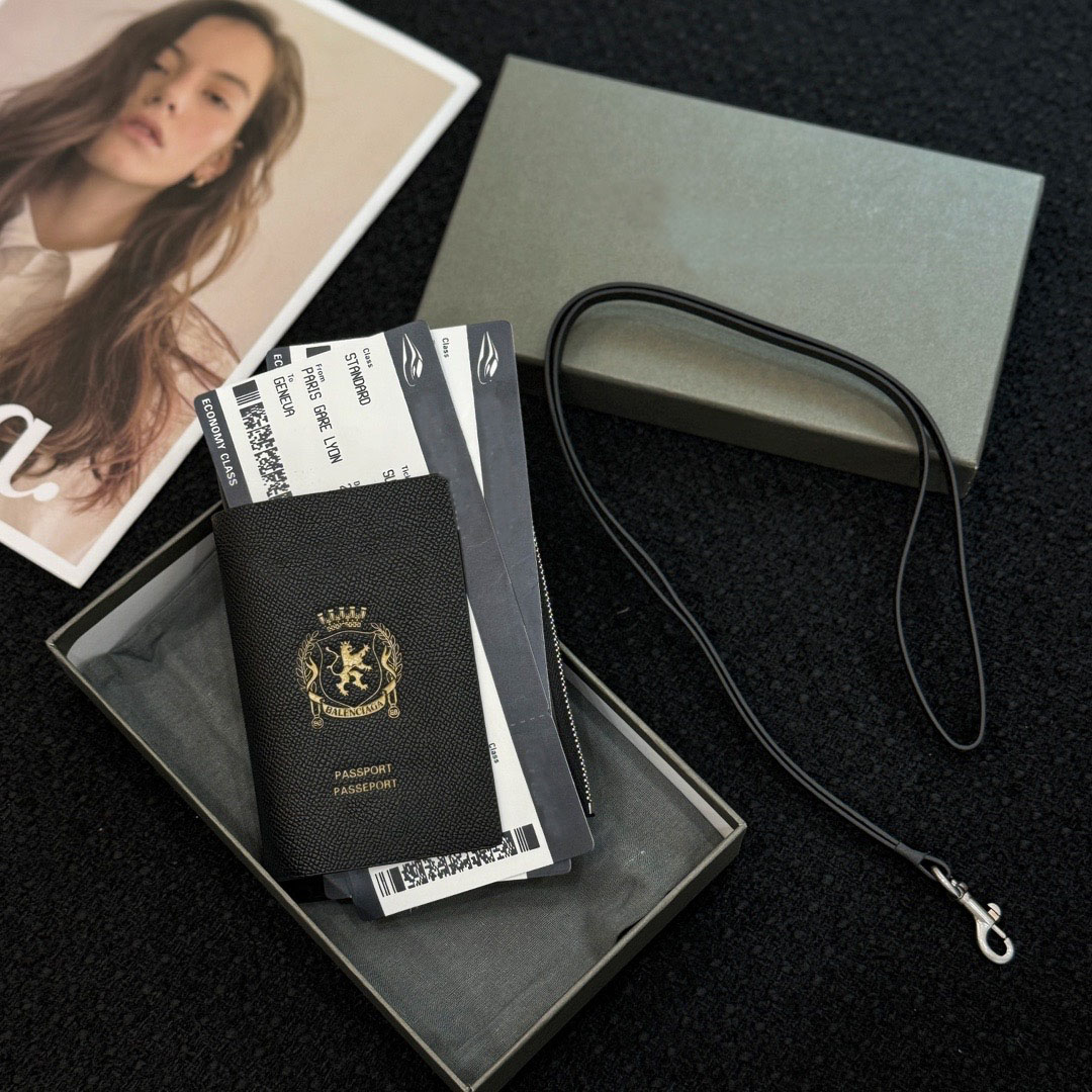 Luxury braned Name high quality credit Card Holde PASSPORT COVER Lanyards classic travel accessory famous designer Passport Plane Ticket wallet purs