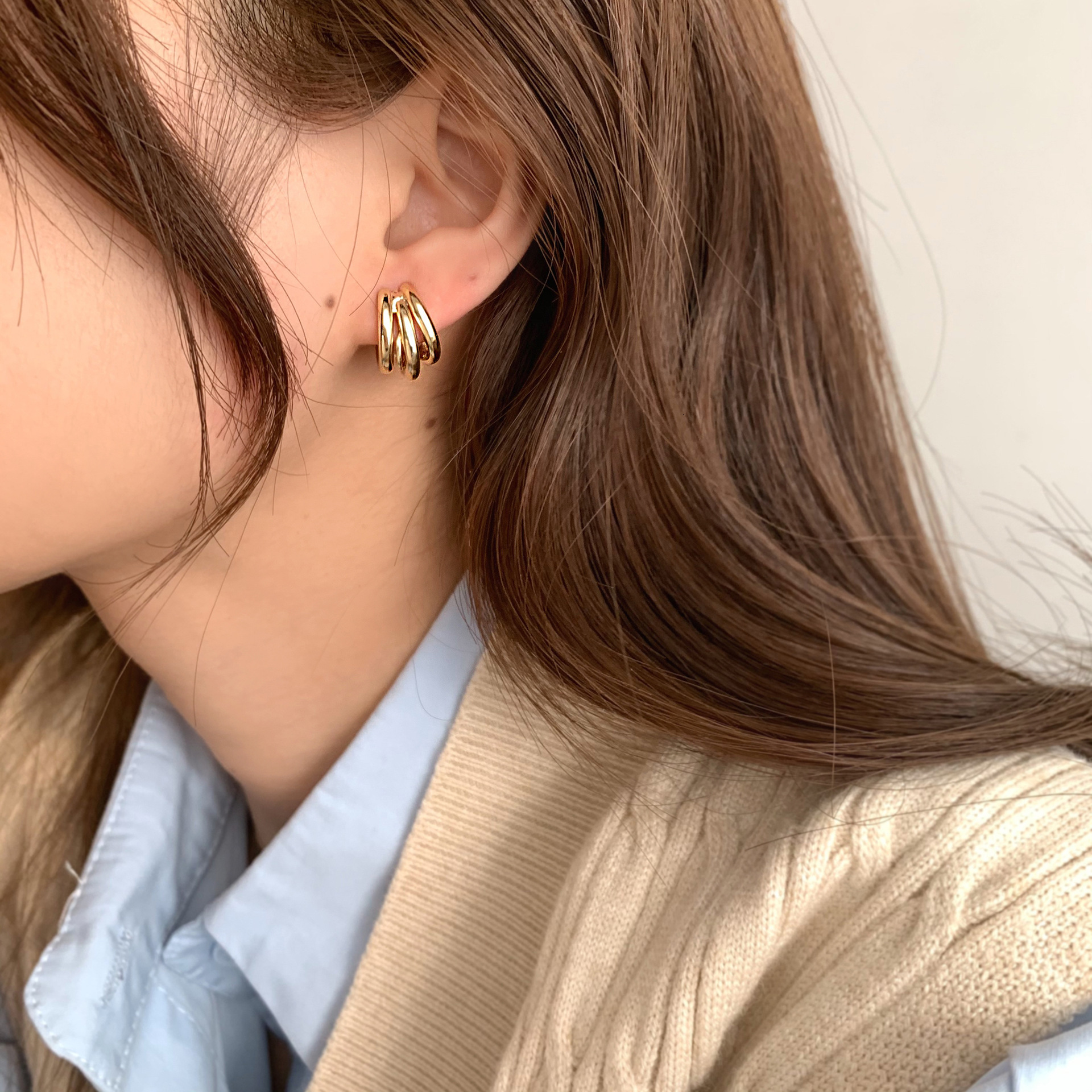 Free Shipping 2025 New Designer Jewelry Multi-layer Earrings For Women Mosquito Coil Non-pierced Ear Clips Light Luxury Simple Earrings High-end Sen