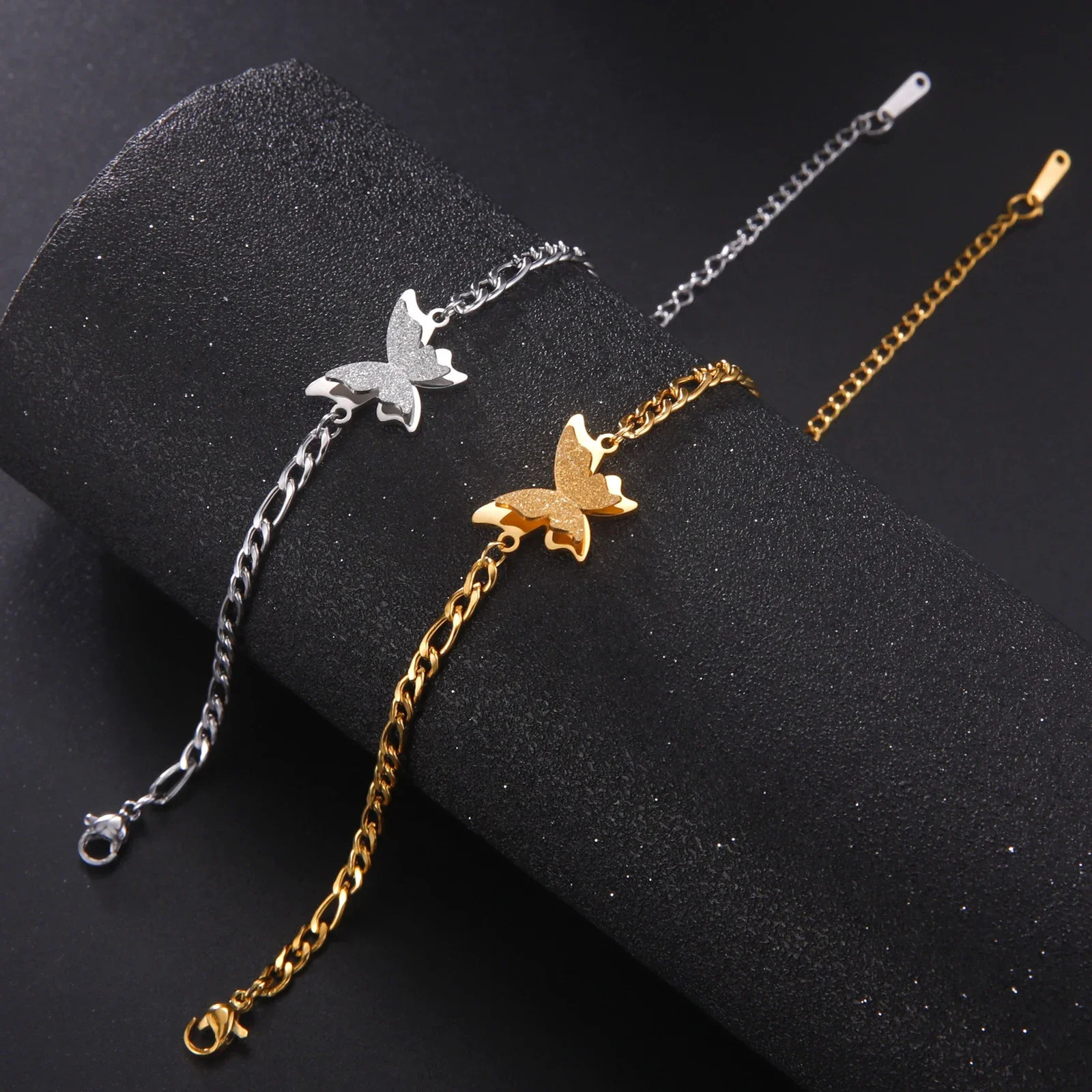 Stainless Steel Butterfly Charm Bracelet Women Gold Color Figaro Chain Bracelets Trendy Wedding Jewelry Gift Wholesale 250725