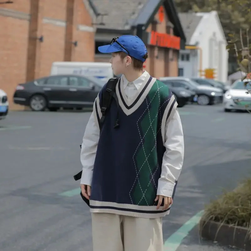 Sweater Man Sleeveless Korean Fashion In Waistcoat Elegant Aesthetic Loose Fit Y2k Style Knit Vests for Men 250724