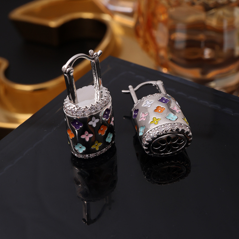 High Version Bag earrings Clover Diamond Designer earrings Lady vintage All match Elegant Stud Designer jewelry for women wedding party handbag earr