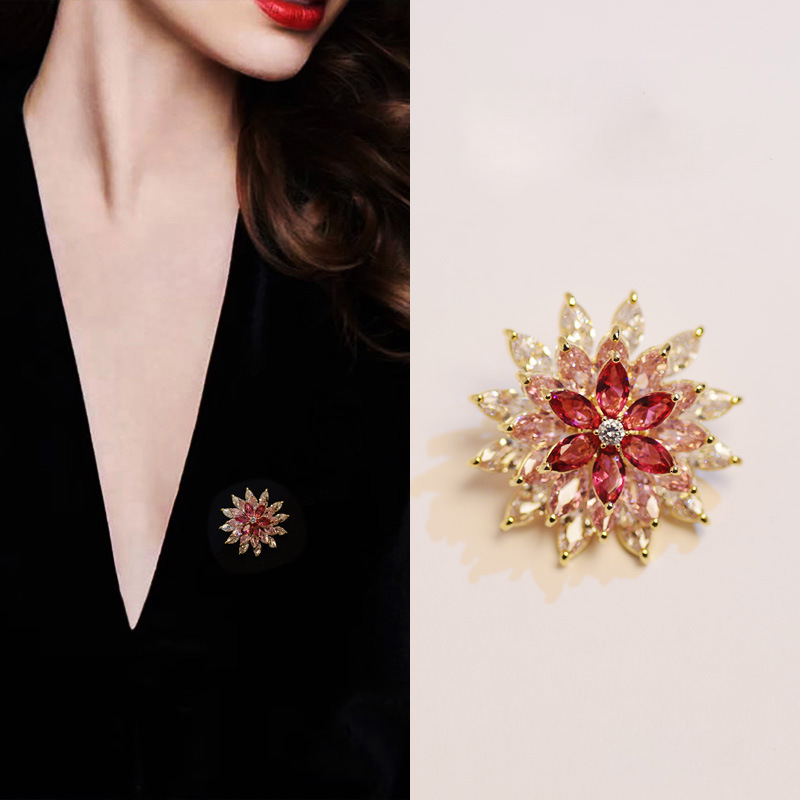 Free Shipping 2025 New Designer Jewelry Fortune Rotating Snowflake Brooch High-end Women's Design Sense Niche Exquisite Suit Brooch Pin Birthda