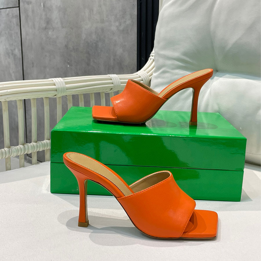 Mules en cuir réel simples de haute qualité High-theels Sandales Sandales Glissages ouverts Chaussures de plage Talons de concepteur de luxe Chau