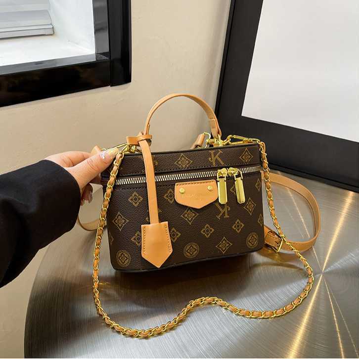 High-end Vintage Box Bag Women's Shoulder Bucket Bag Summer New Fashion Versatile Crossbody Small Bag 250815