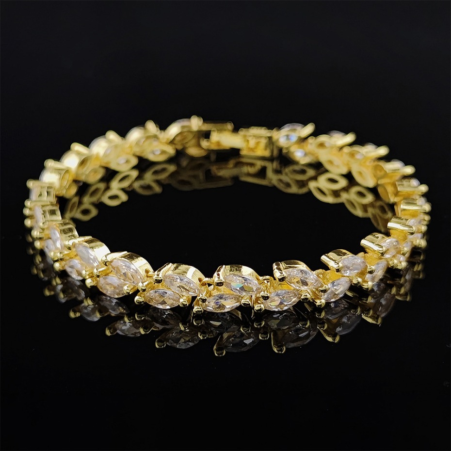 Luxury Designer Bracelets Fashion Wheat Diamond Bracelet Shiny Crystal Style Brass Bangle Girls Jewelry Accessories Gifts