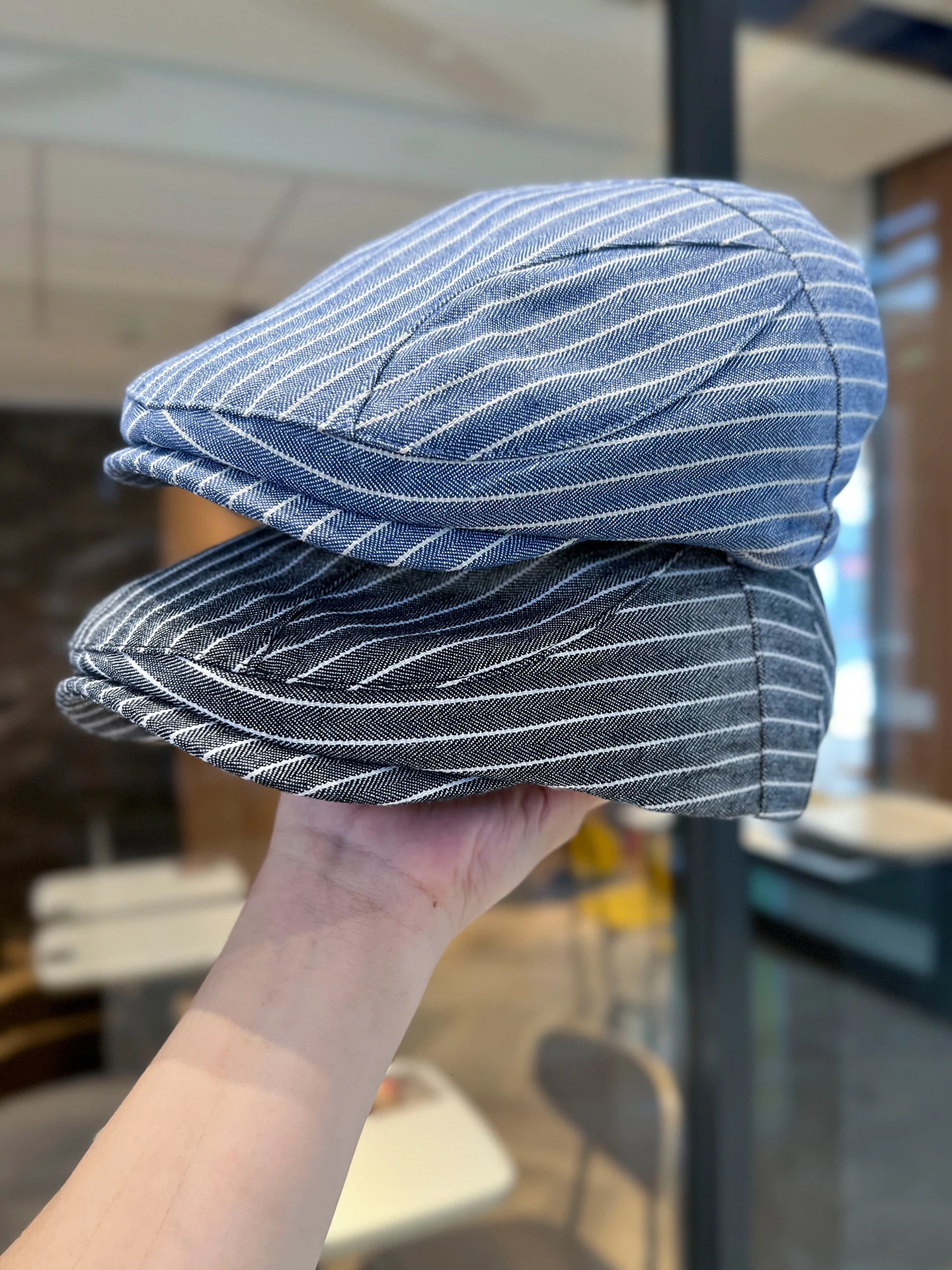 Retro Striped Forward Hat Womens Summer Autumn Thin Breathable Beret Versatile Face sboy Painter Hat 250805