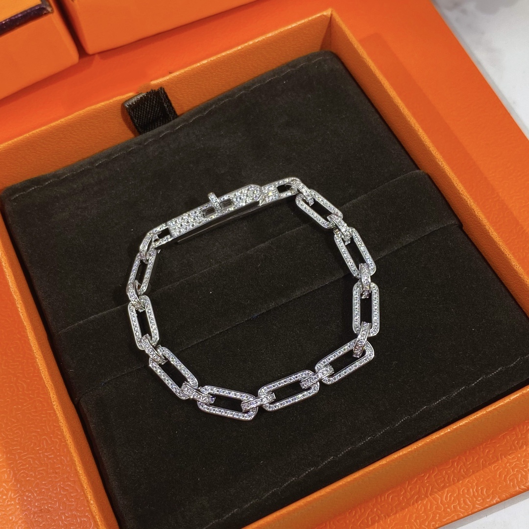 top Bracelets women's Designer bracelets for woman luxurious Bangle bracelet jewelry H Brand classic with full diamonds star-shaped accents Han