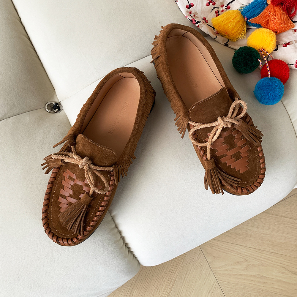 2025 Spring and Autumn Designer's New Women's Suede Flat Shoes with Tassel Knot Anti slip Soft Bottom Retro Dress Shoes Free Shipping Brow