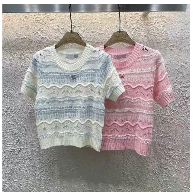 Short-sleeved Women sweater 2025 spring and summer women's hollow knitting slim commuting temperament elegant Joker top age-reducing breathable