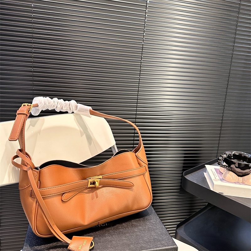 Paris rodeo luxnuy shoulder bag Fashion Women designer bag calfskin Golden hardware removable rotate Key Chain handbag soft high-capacity shopping b