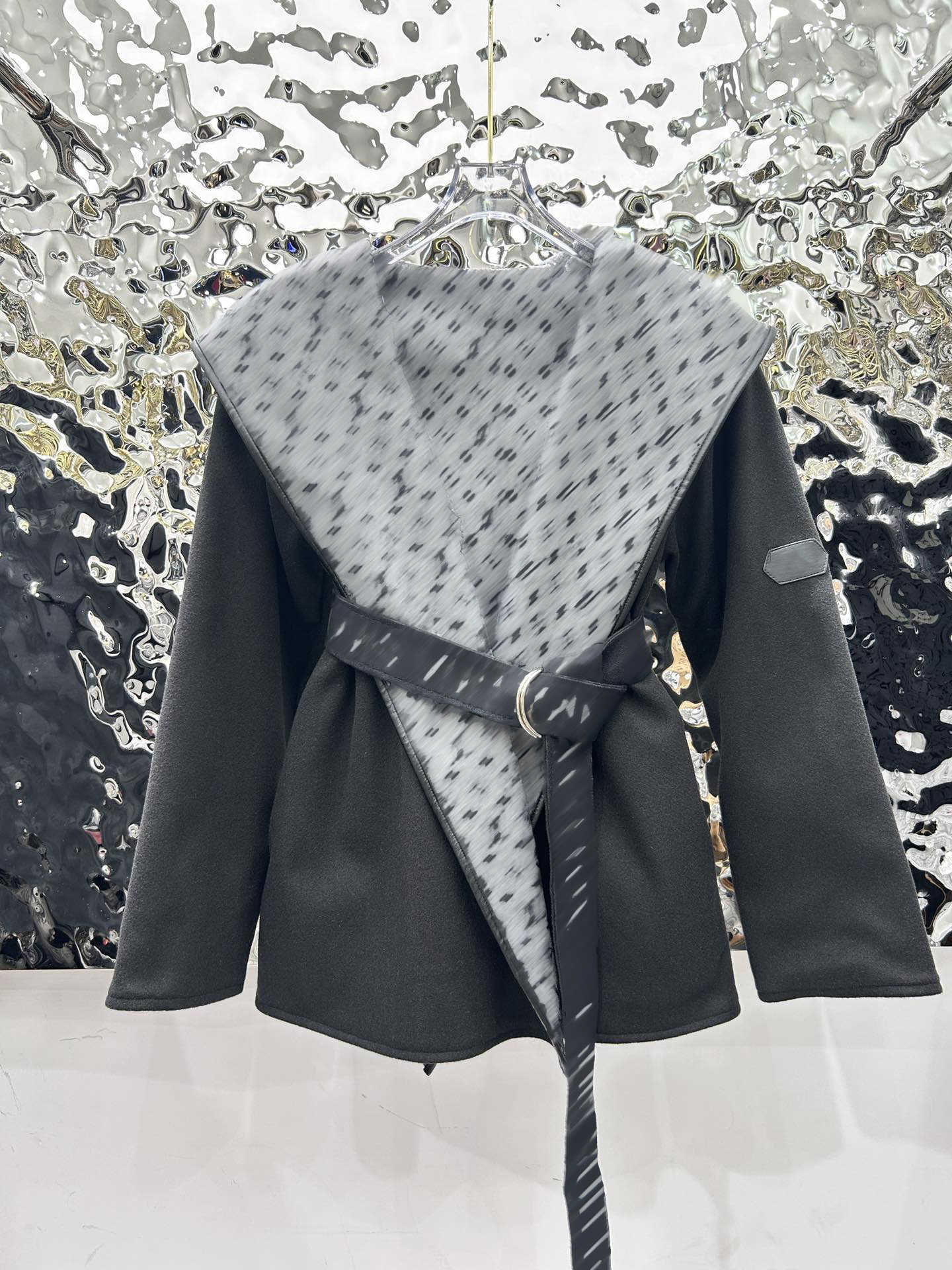 Veste de créateur à capuche pour femmes, tissu en laine et soie, manteau à ceinture jacquard, manches longues, haut de haute qualité, mode confor