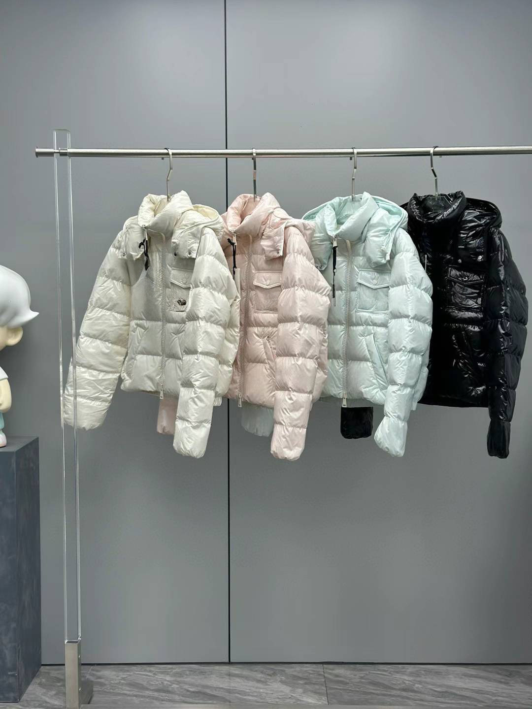 Women puffer jacket Lightweight outdoor down jacket Women warm Parkas White duck down filled jacket Winter streetwear designer coat warm fluffy hood