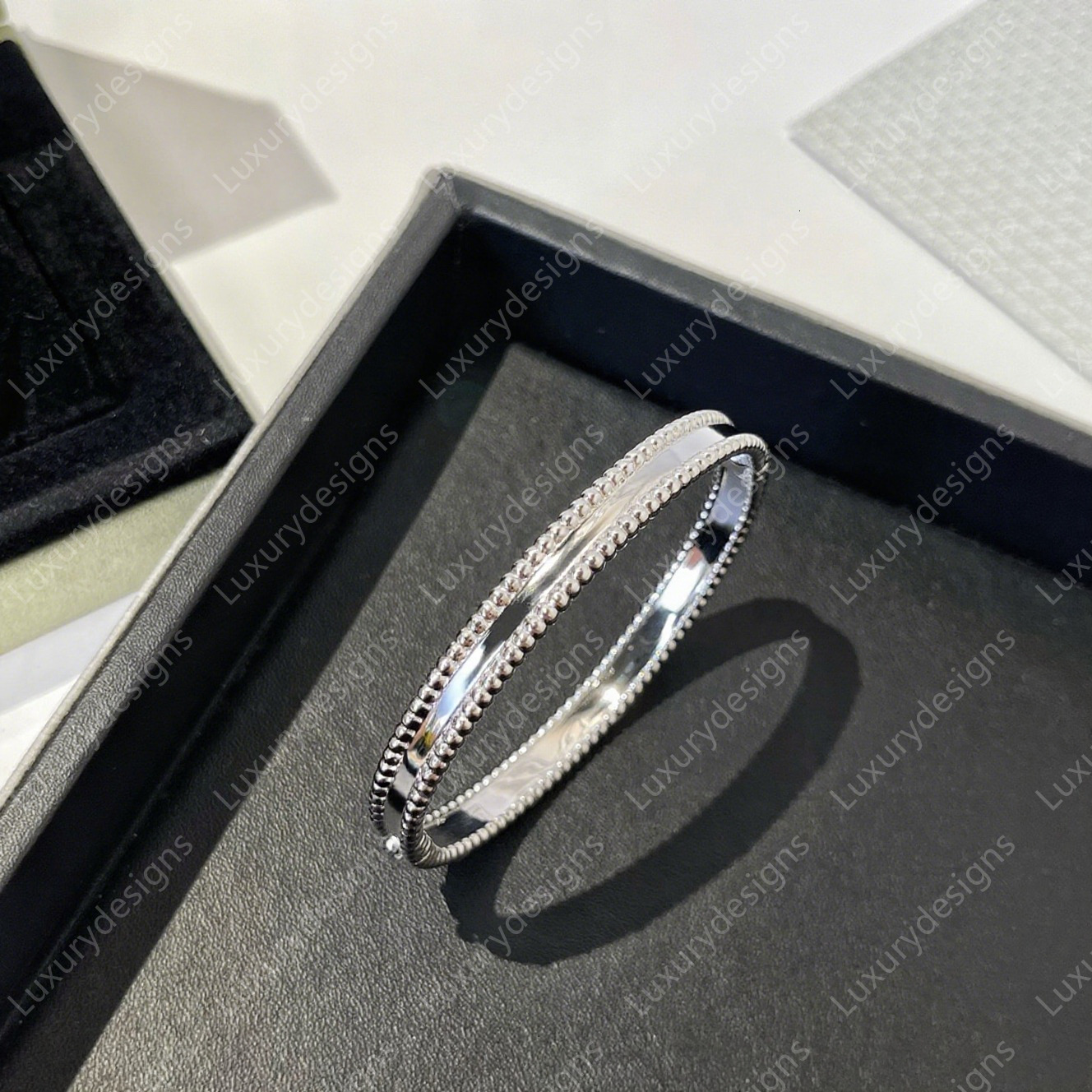 Luxury Clover Bangle Womens Designer Bracelet Top Quality S925 Sterling Silver Plated 18K Gold Bracelet Ladies High-end Jewelry with Green Box Packi