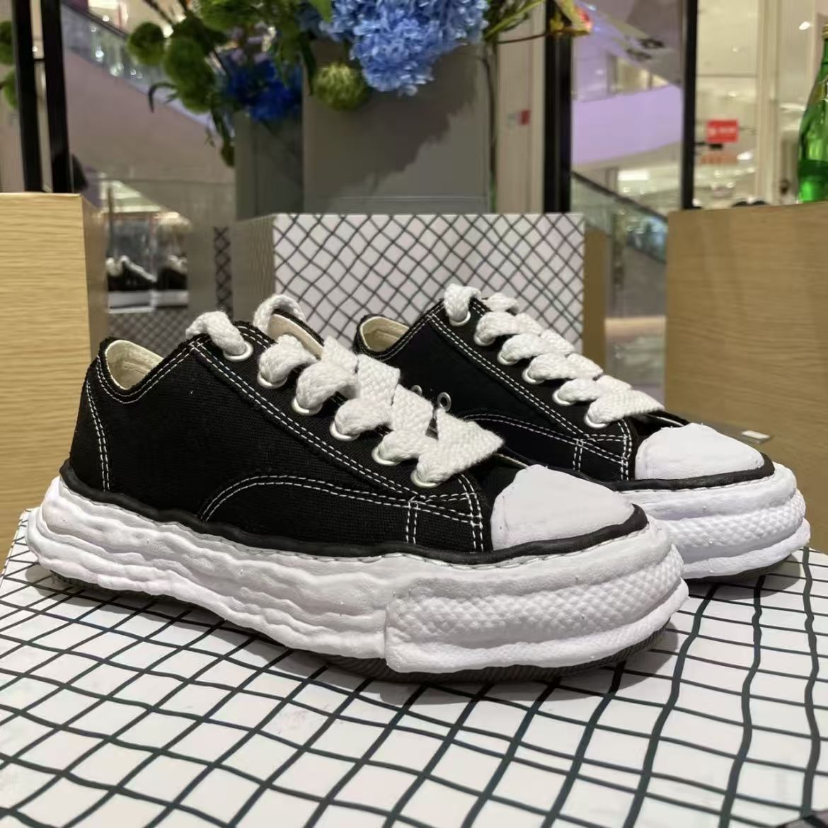 Designer Casual Shoes For Men Sneaker Platform Sneakers Triple Black Red Green White Checkered Laces Mens Trainers Used for spring, summer, autum