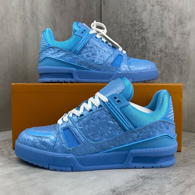 Classic Men Trainerss Sneaker Mens designer Monogram embedded calf leather casual shoes fashionable Mens blue retro sports shoes