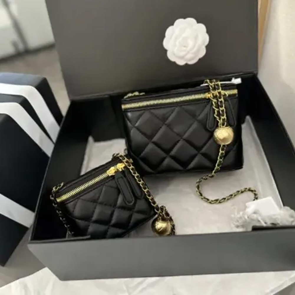 Women Makeup Bag Designer Bag Vanity bag Luxury Toiletry bag Black Classic Sheepskin Cosmetic bag pouch Golden Ball Cases Storage Bag Travel Chain C