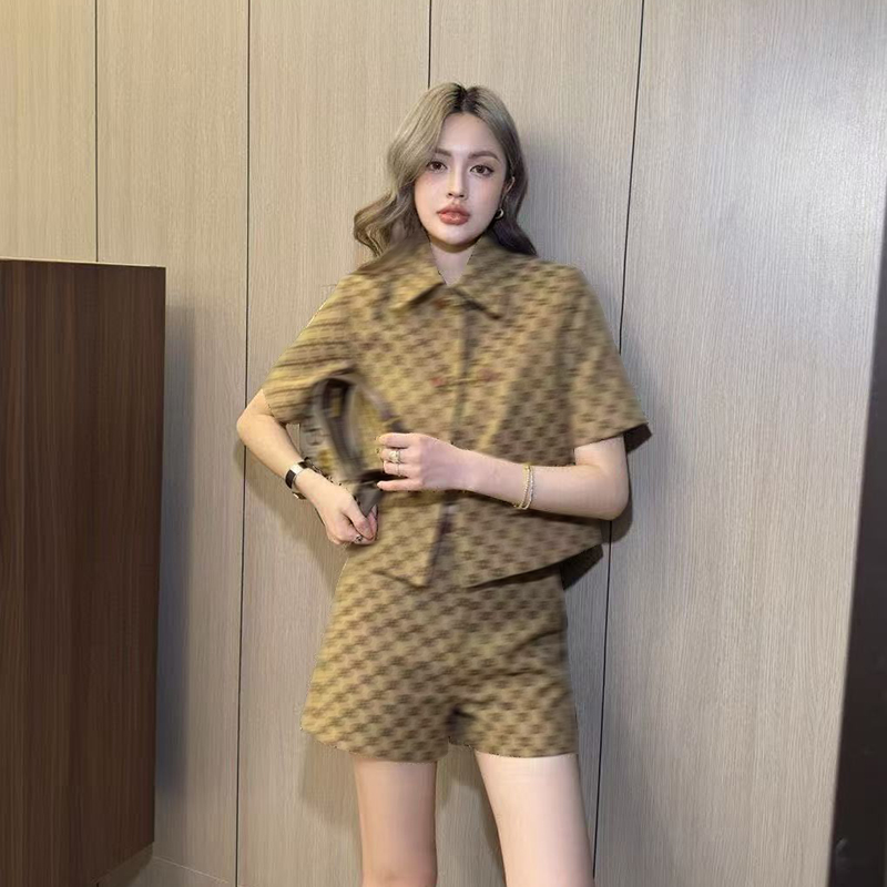 25SS new women's retro fashion designer short sleeved jacket top paired with leather shorts set, printed high-quality women's clothing