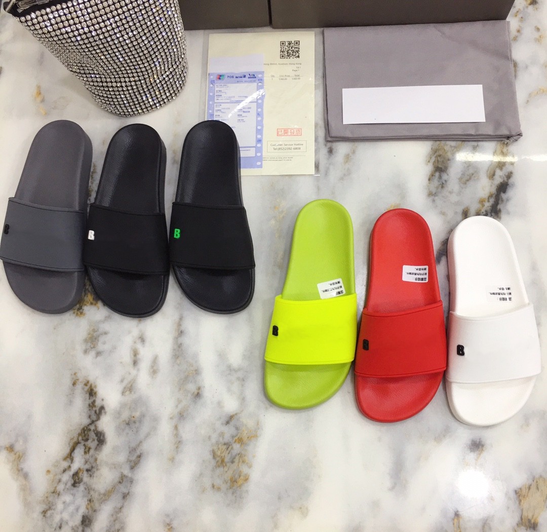 Luxury Slides Paris Designer men women Slippers classic letters Daily casual and fashionable shower slippers Pool Beach Vacation Sliders Rubber slid