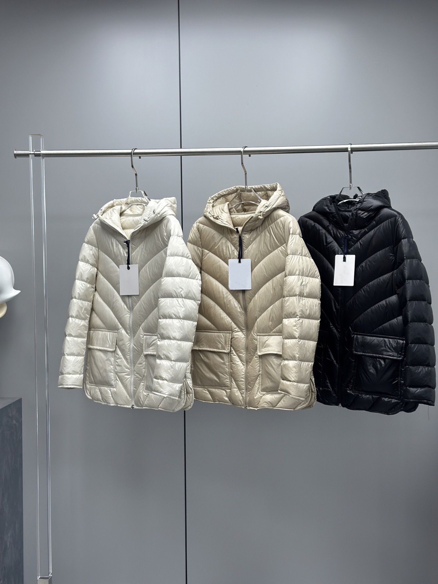 Designer Cyp Ress Winter Coat Woman Down Jackets Hooded Puffer Jacket Thick Warm Coats Casual Classic Thickened Zipper Broadcast Winter jacket