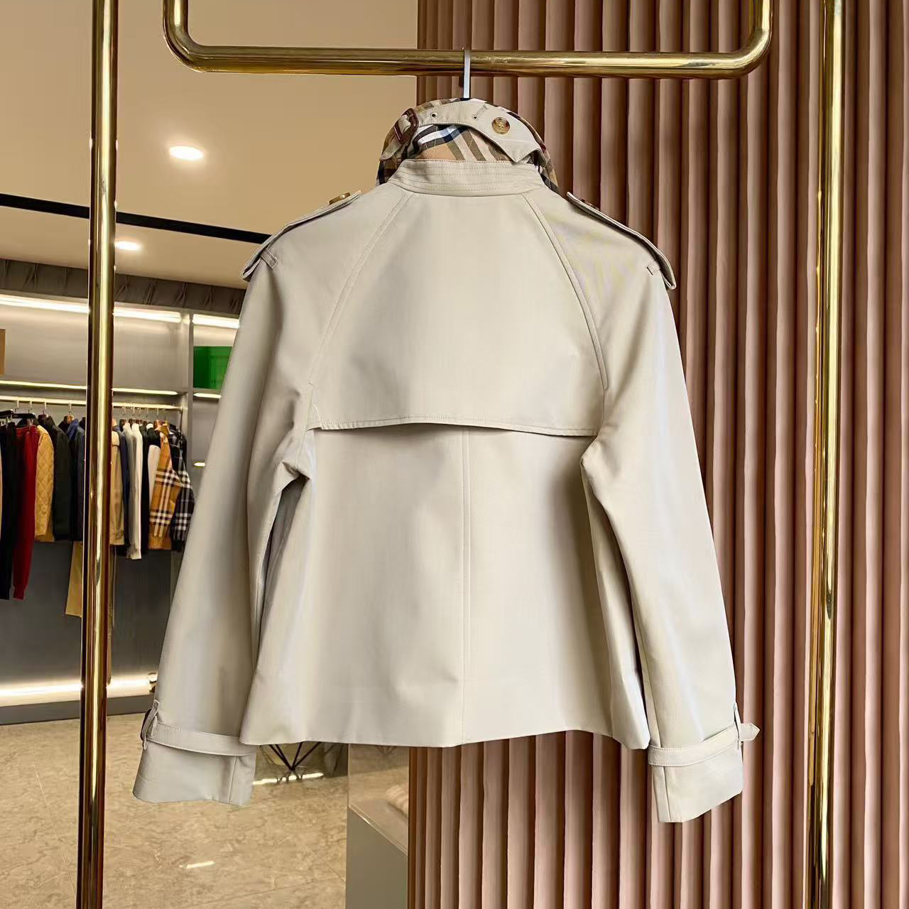 Designer Womens Jacket High Quty 2025 Womens Long Slve Slim Fit Trench Coat Short Trench Coat M260806