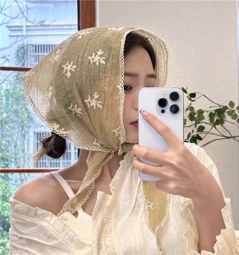 French Lace Triangle Scarf Cotton Linen Embroidered Floral Design Women's Headscarf Sweet Summer Headwear Spring Shawl for Women 250815