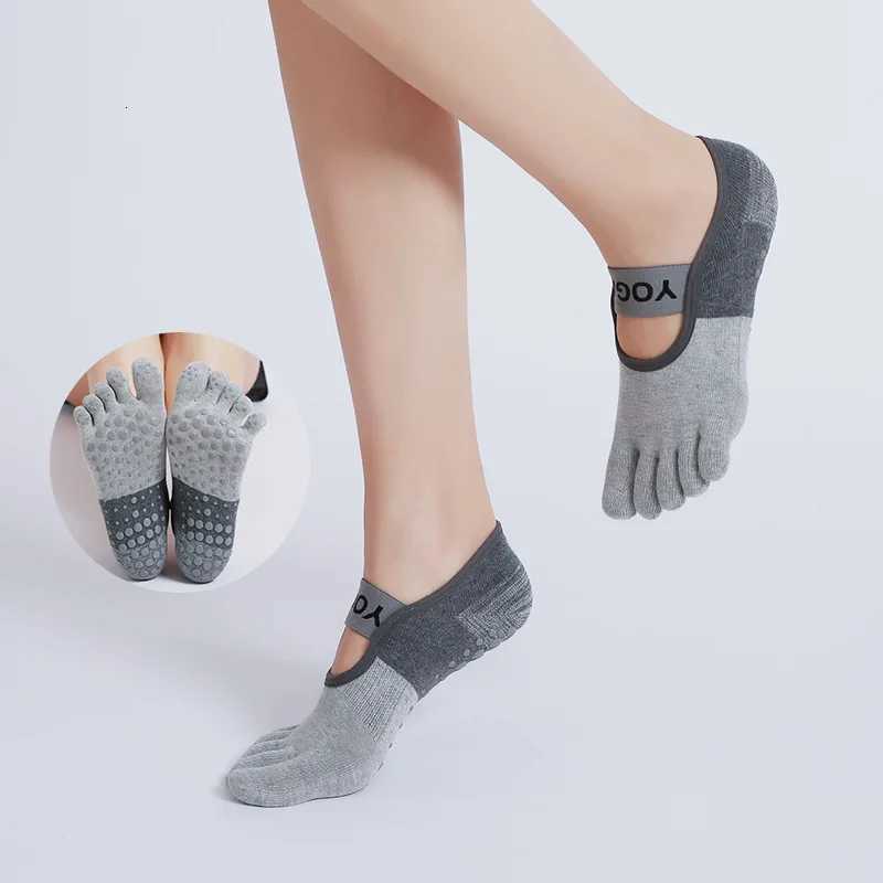 Chaussettes de yoga non glissées pour femmes chaussettes d'entraînement professionnelles avec des conceptions anti-skid, poignées d'orteil pour l
