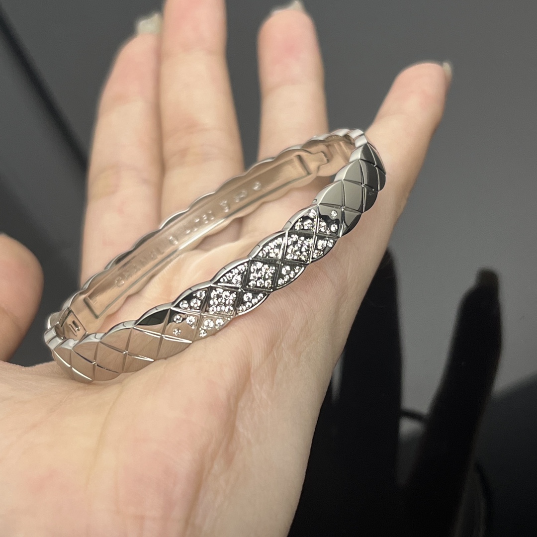 Thick Thin Designer Bracelet Gold Sier Designer Pef's New High-end Dia-encrusted Dia Grid Bracelet Solid Set Wedding Party Designer Jewelry For