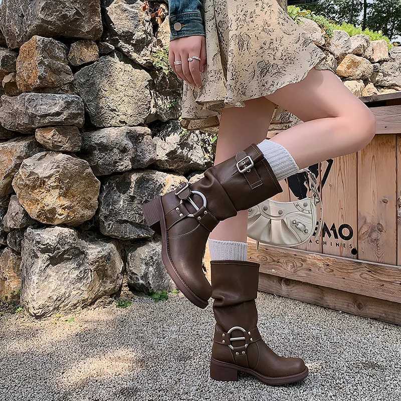 European and Belt Buckle Stacking 2024 New Solid Color Simple Mid Length Mens Boots Sports Shoes Y250812